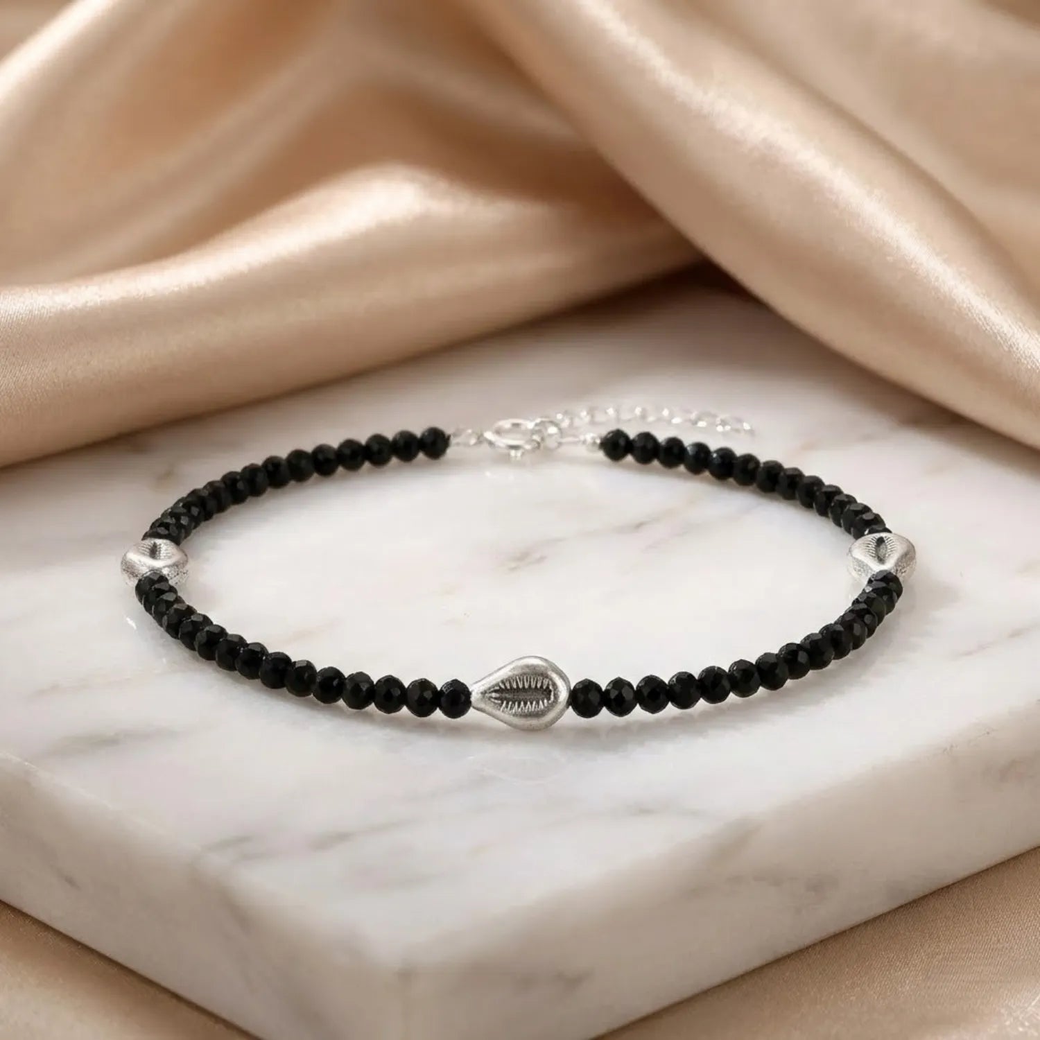 Hulasi Women 925 Sterling Silver Black Bead Cowrie Shell Anklet 27cm