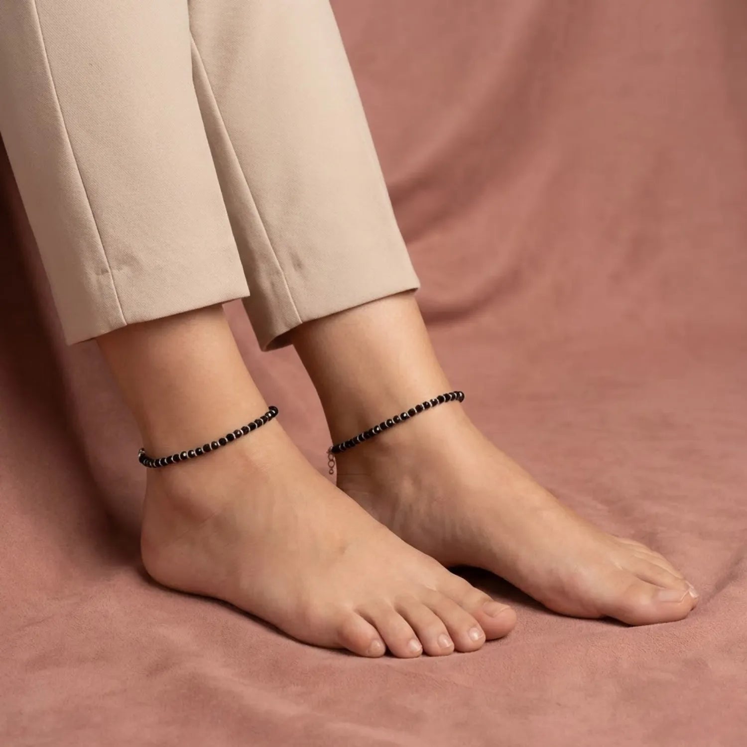 Hulasi Women 925 Sterling Silver Minimalist Black Spinel Anklet 27cm