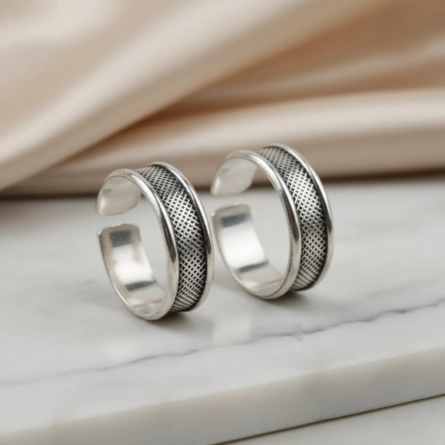 Antique Double Line Texture Silver ANTIQUE TOE-RING