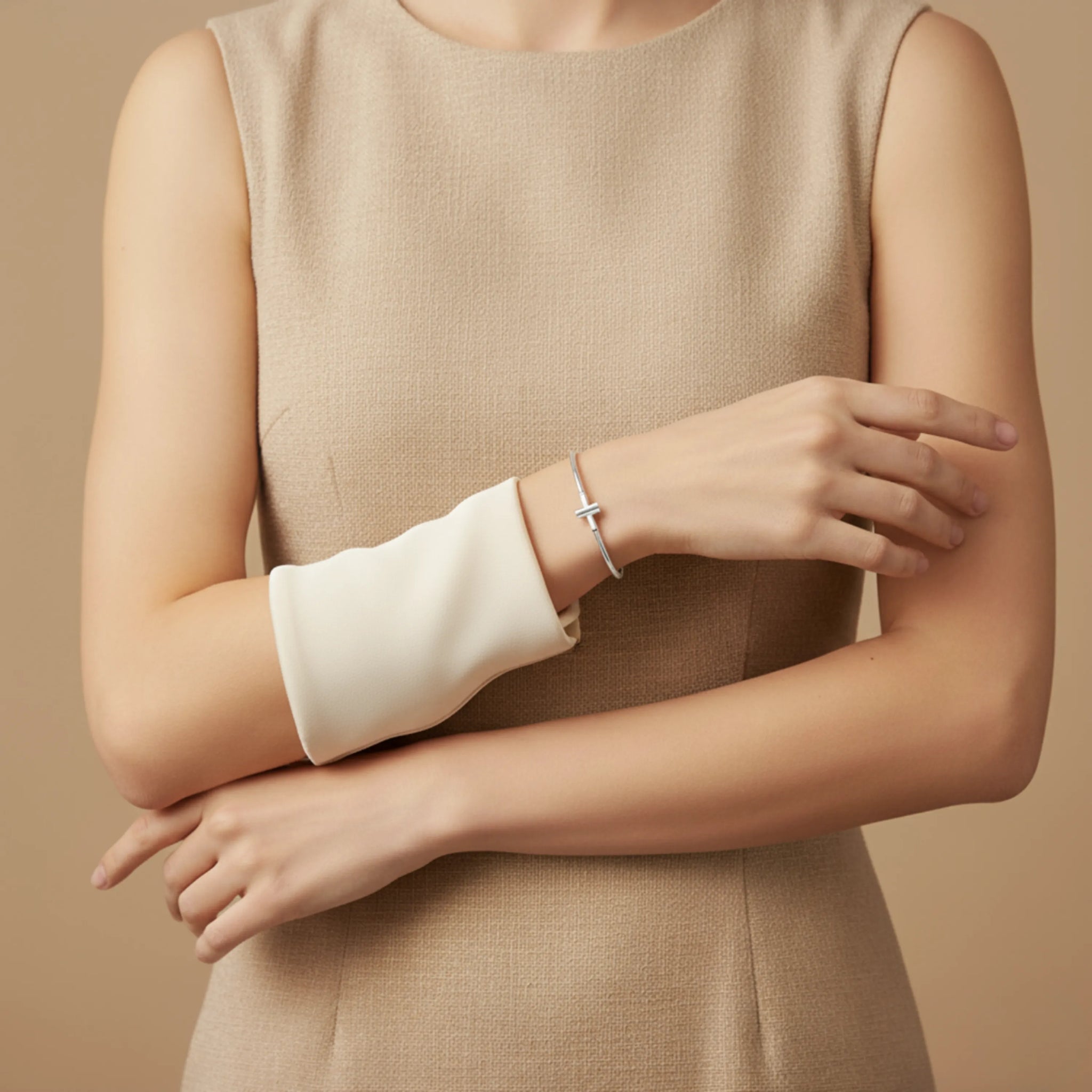 Hulasi Women's 925 Sterling Silver Polished Plain T-Bar Hinged Bangle Bracelet 6cm