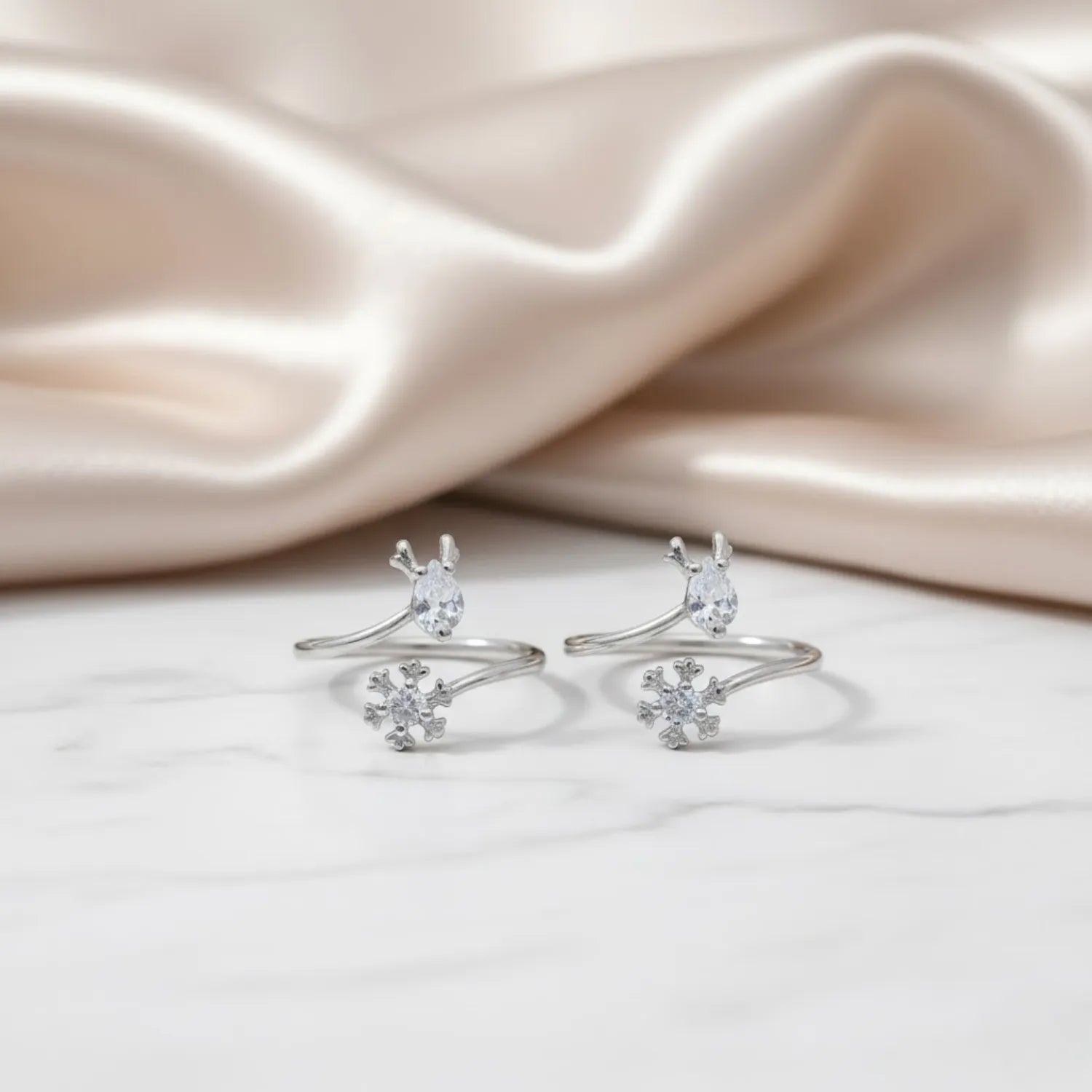 Snowflake Dreams CZ Toe Ring in Silver