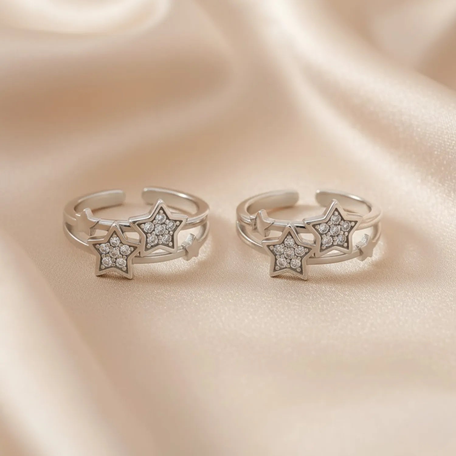 Sparkling Triple Star Toe Ring in Silver