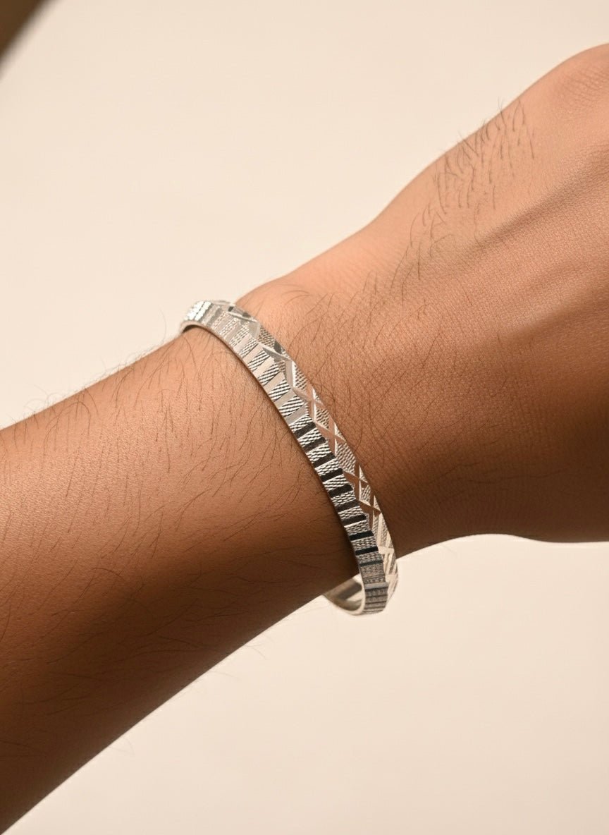 Sterling Silver Valor Kada ( 23 grams )