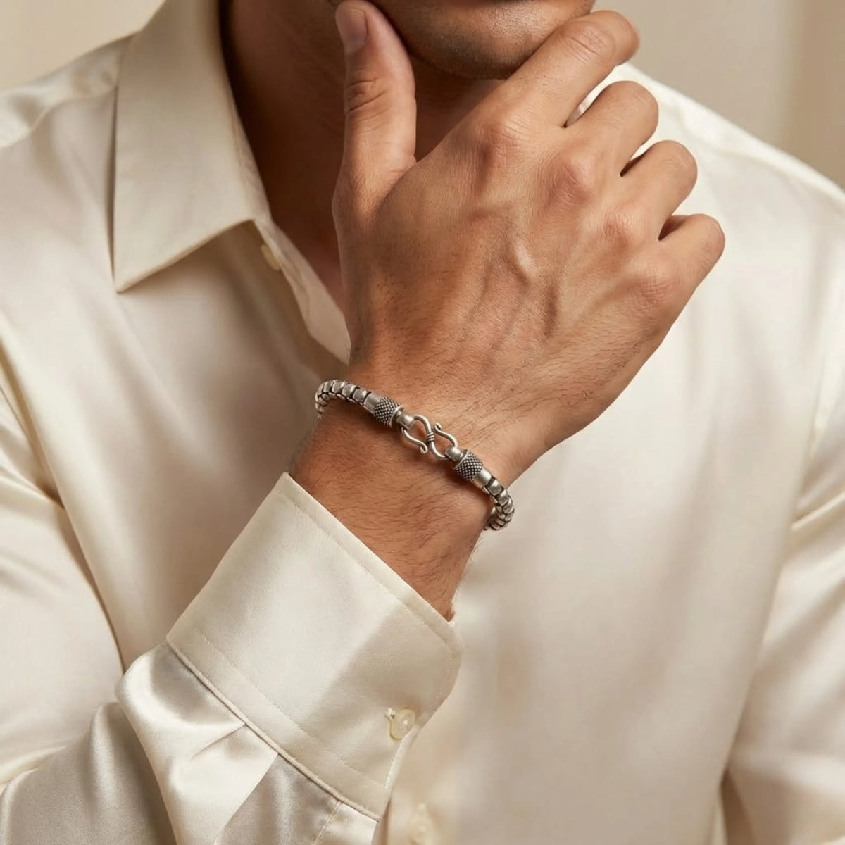 Hulasi Men's Sterling Silver Oxidized Round Box Chain Bracelet 22cm