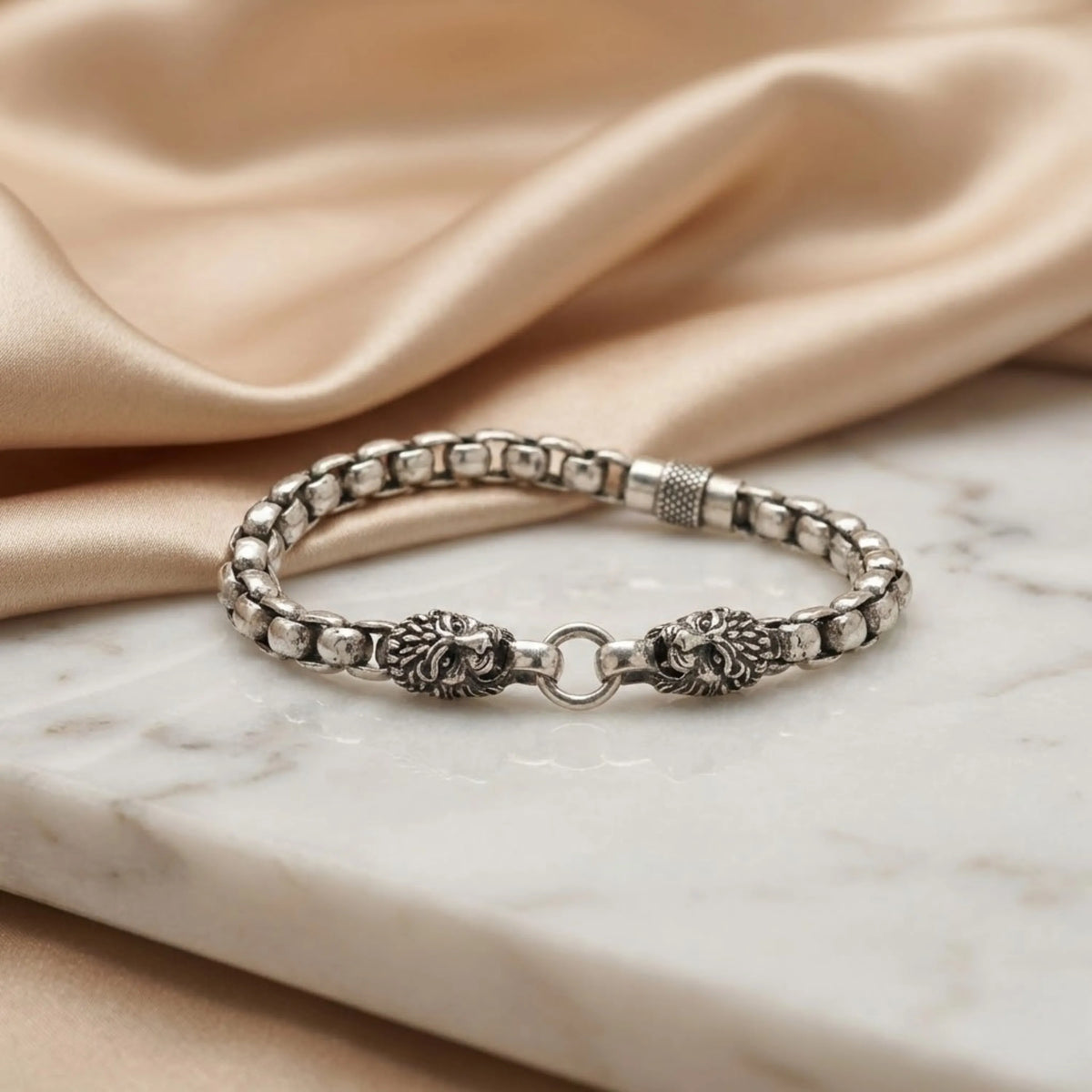 Hulasi Men's Sterling Silver Oxidized Lion Head Beaded Bracelet 22cm